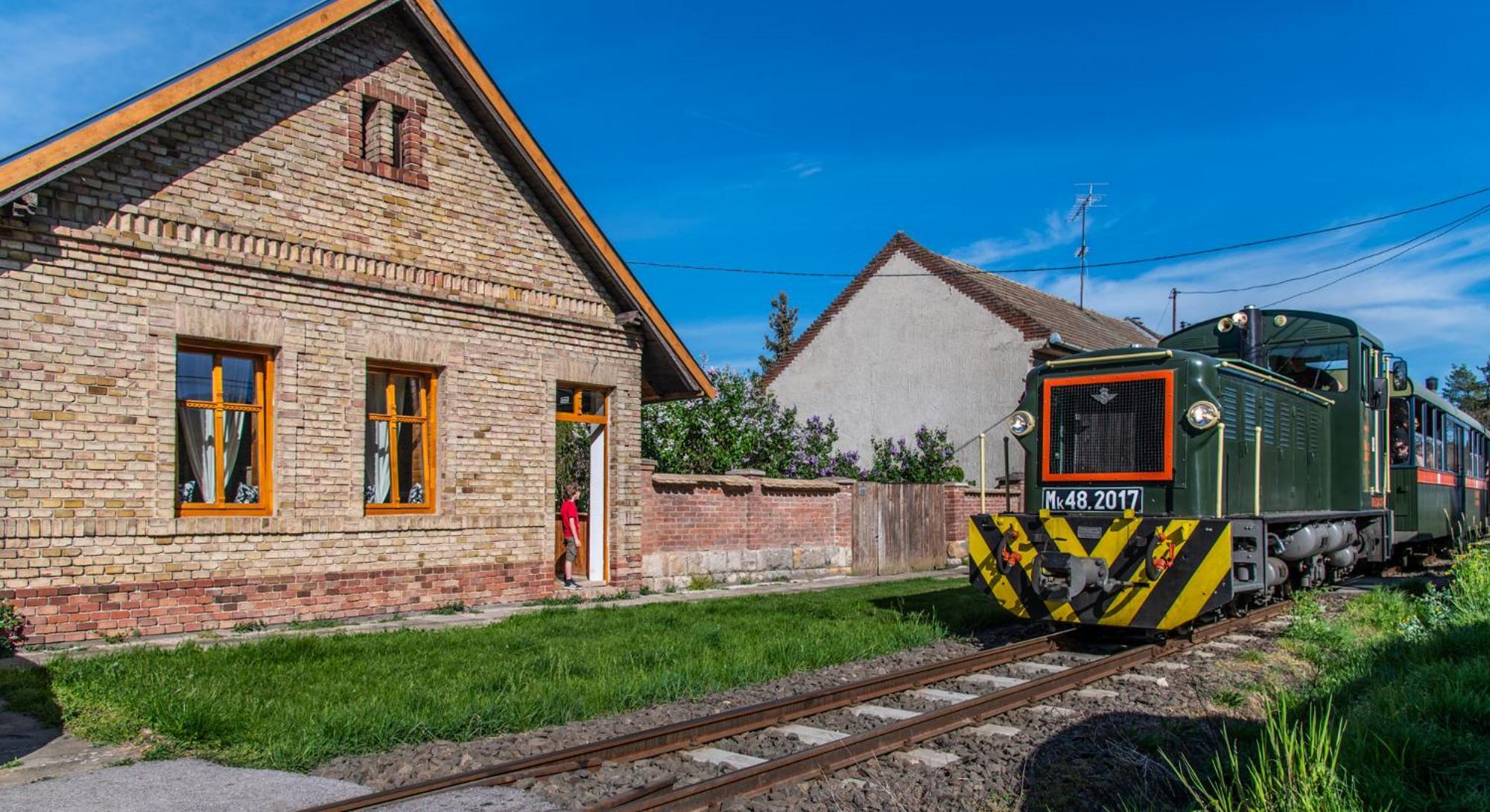 Minifaktura Loft Apartman & Reggelizo Es Etelbar Szokolya Bagian luar foto
