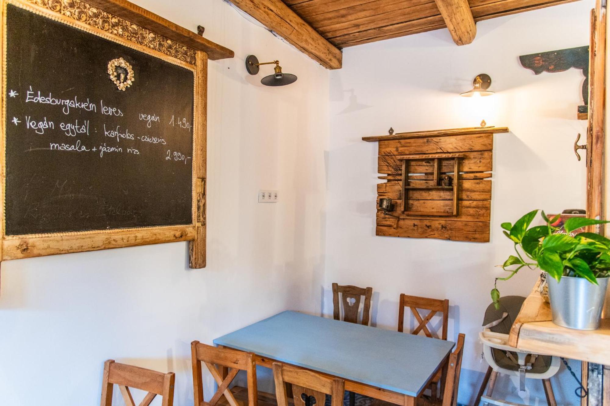 Minifaktura Loft Apartman & Reggelizo Es Etelbar Szokolya Bagian luar foto